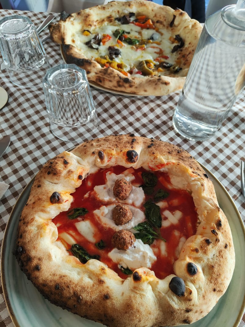 Alleria Pizzeria e Trattoria, Naples