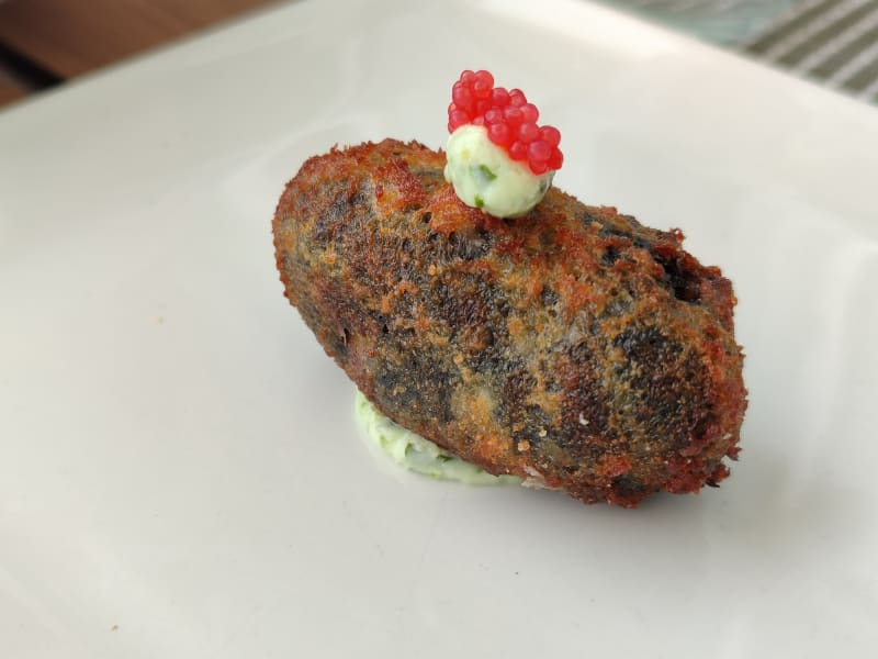 Croqueta chipirones - Oliva Mediterranea, Cubelles