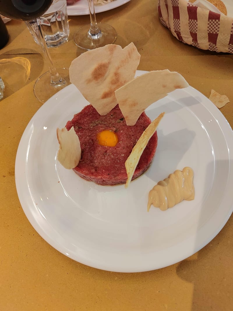 Battuta di Fassona e nocciole - Aldente Trattoria Quadrilatero, Turin