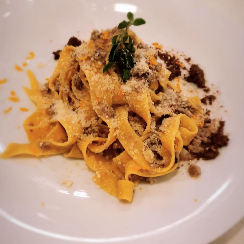 Pappardelle fatta in casa al ragù d’anatra, scorretta d’arancia e patè di taggiasche. - Mediterraneo Restaurant