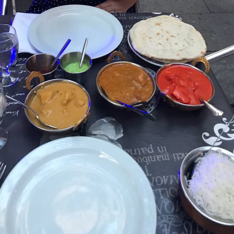 El Tika mándala nos supo muy fuerte en comparación a otros restaurantes . El resto muy suave y dulce . - Shapla Indian Restaurant 2, Madrid