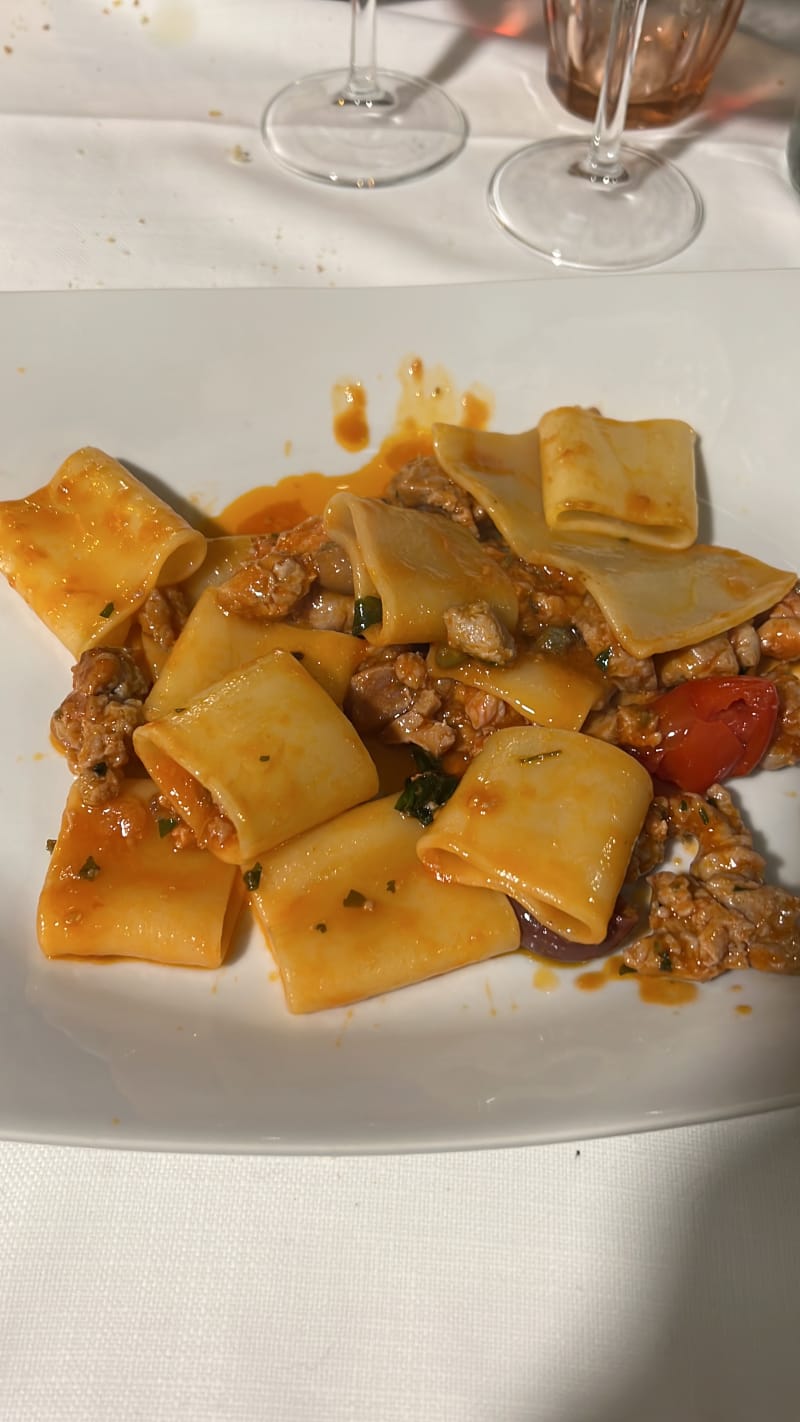 PAccheri con tonno ed olive taggiasche - Osteria  Dedicato a mio padre, Salerno