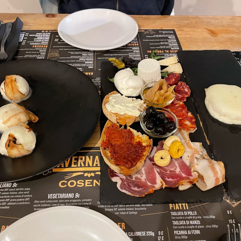 Tagliere misto, bocconcini di bufala con pancetta e cacionduja - Tavernacolo Cosenza, Cosenza