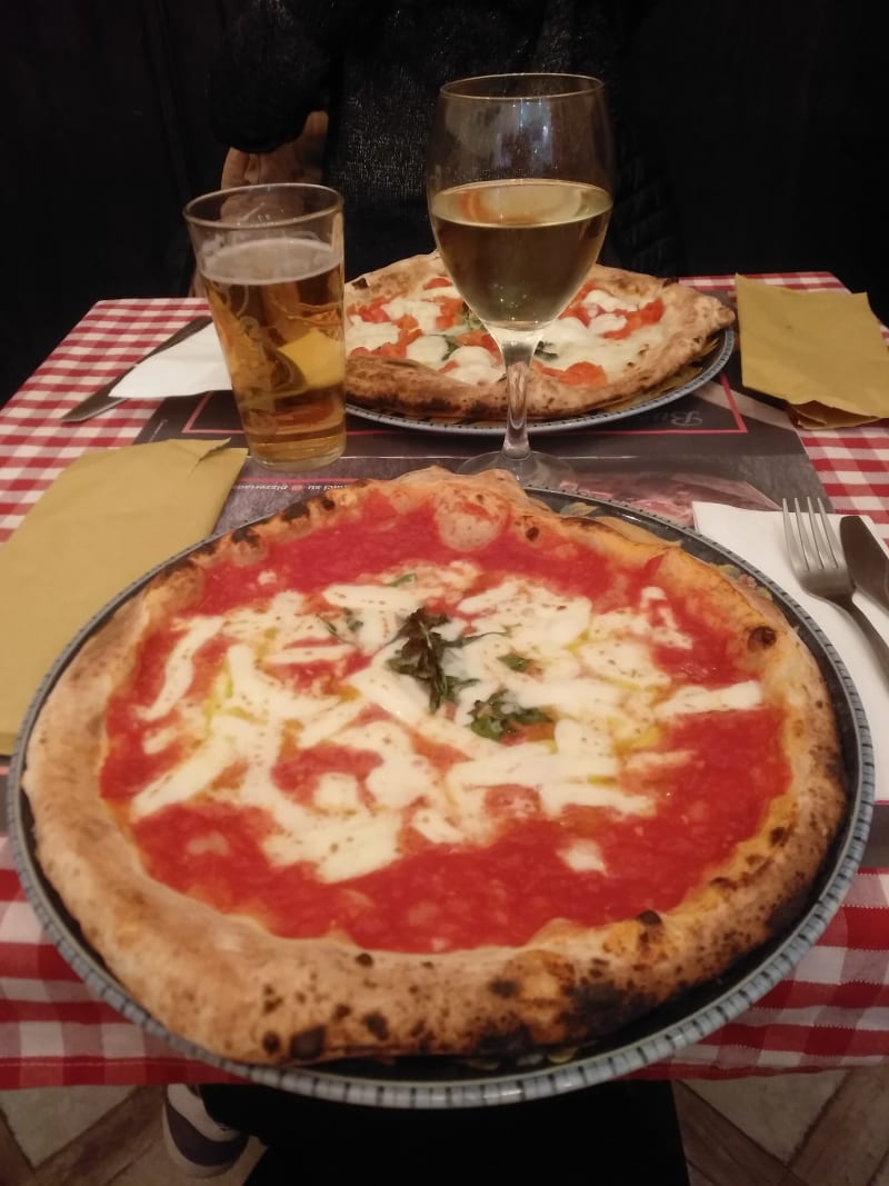 Pizzeria Trattoria Portico, Naples