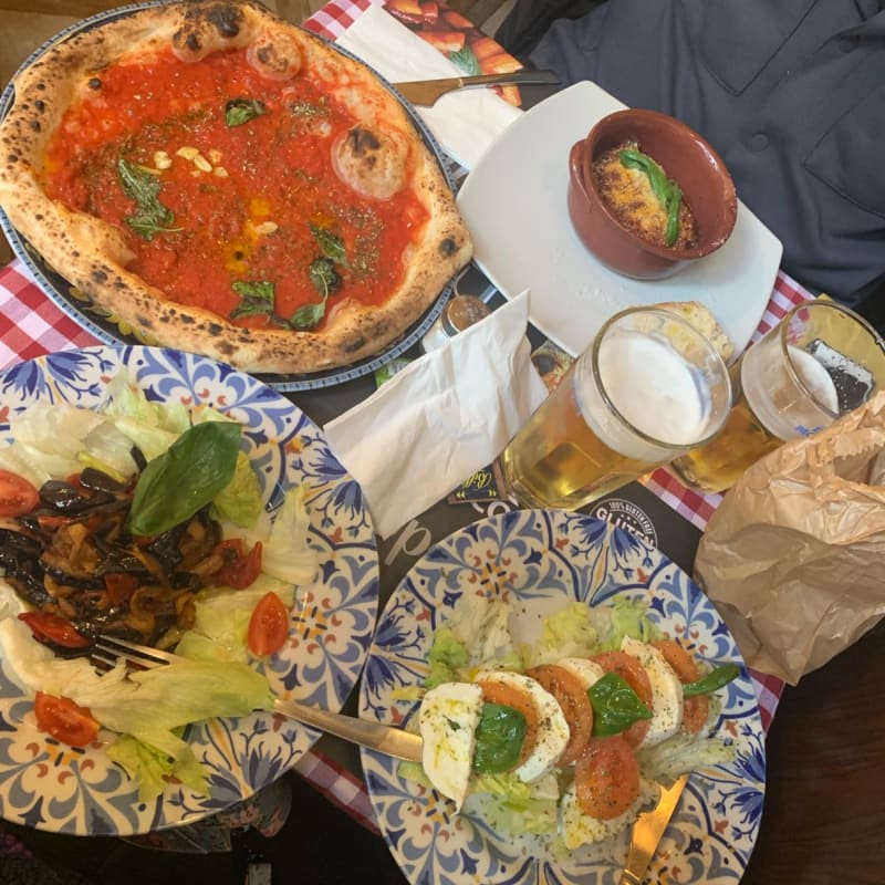 Pizza marinara, parmigiana di melanzane, funghetti di melanzane e caprese di bufala - Pizzeria Trattoria Portico, Naples