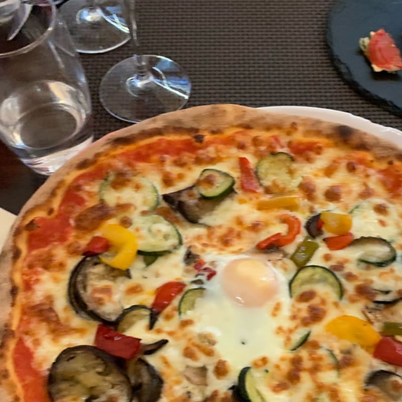 Pizza Végétarienne et un œuf ajouté à ma demande - La Cantinella, Geneva