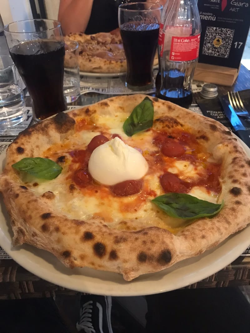 Pizza con mozzarella di bufala - Pizzeria Napoletana La Giara Art, Gallipoli