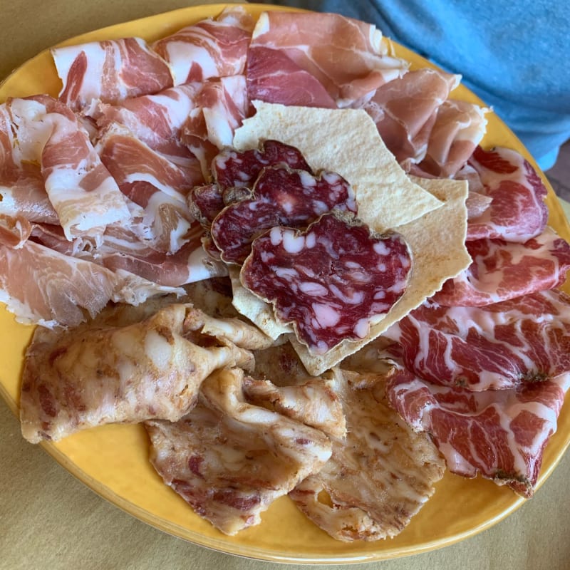 Antipasto di salumi d.o.p - Osteria Vineria Il Borgo