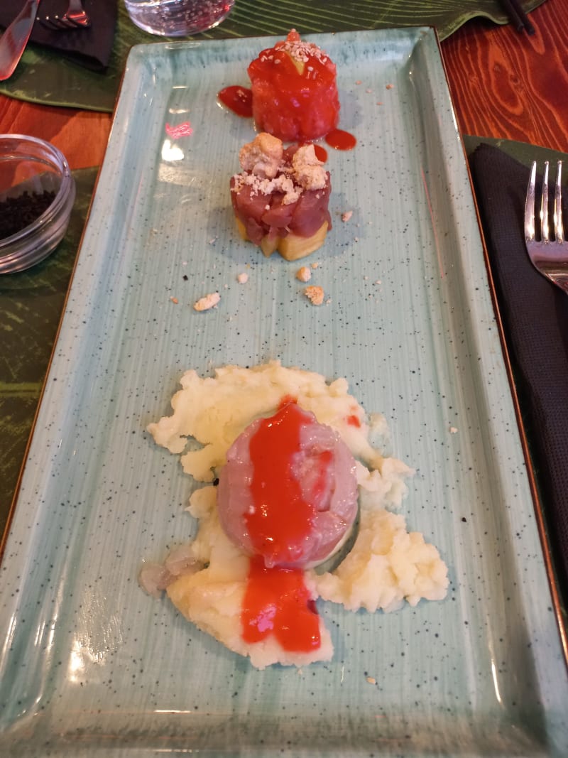 Tris di tartare - Iki Surf Poke & Tiki Bar, Rome