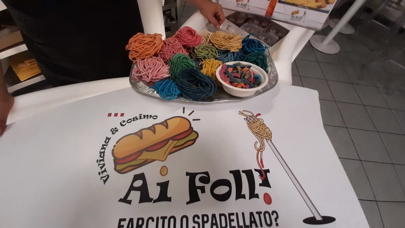 La pasta fatta in casa ed aromatizzata dona colore al gusto - Ai Folli, Venezia