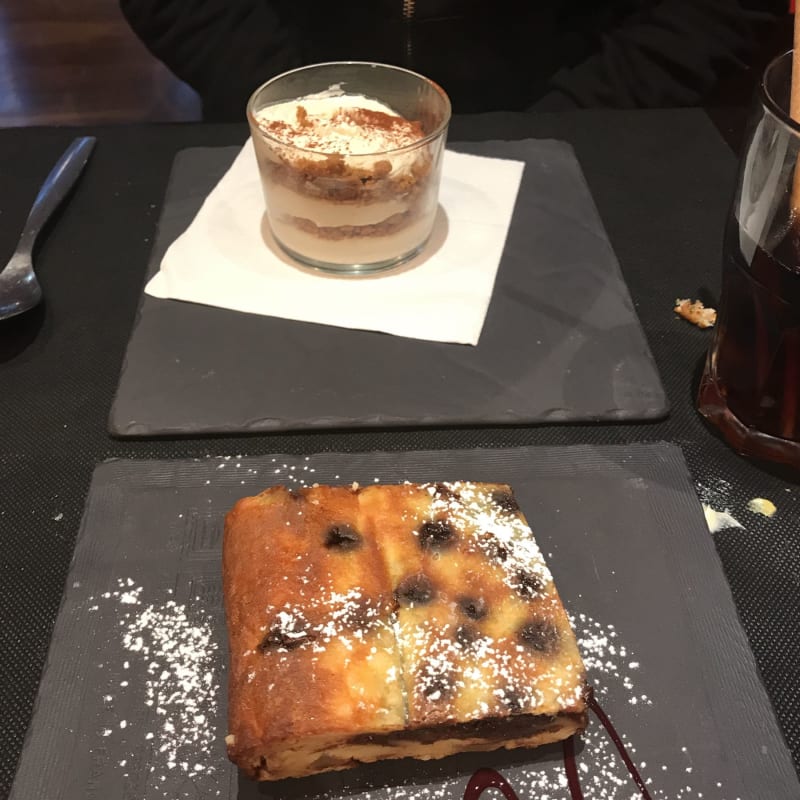 Le clafoutis à été servi à l’envers mais très bon une fois retourné - Le  Chambertin, Paris