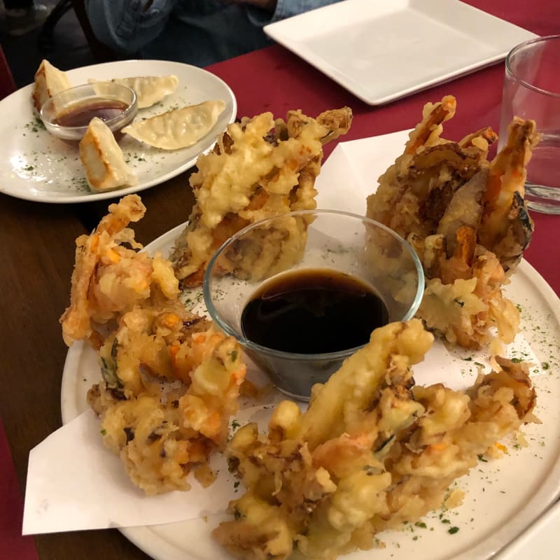 Tempura y gzozas - La Japonesa Sushi Bar, Badalona