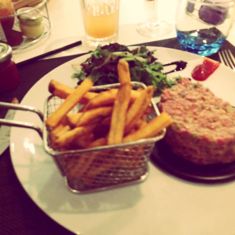 Coupe au couteaux / Salade / Frites - ICI & LÀ - BAR_RESTAURANT, Strasbourg