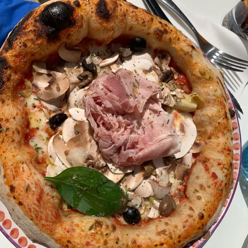 Pizza Regina - La Monella, Paris