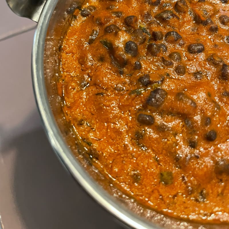 Lenticchie cotte con spezie varie, cipolla, aglio e panna - Punjabi King Indian Food, Cagliari