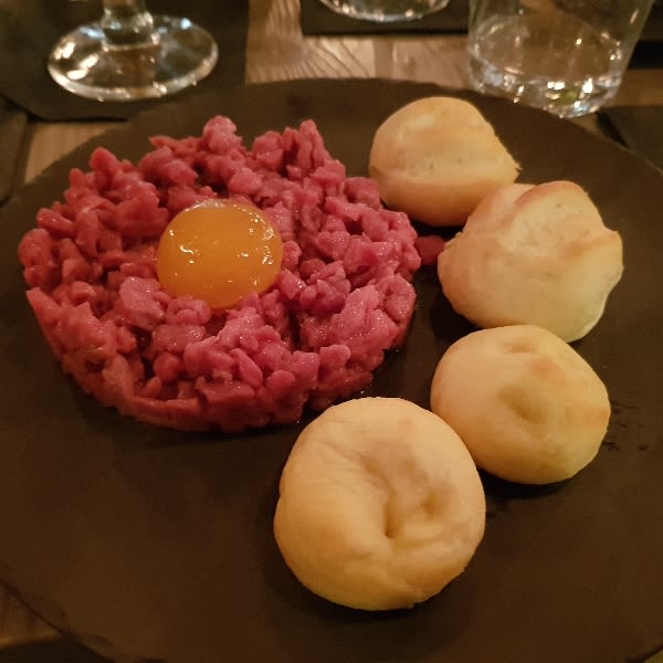 Tartare di manzo con olio tartufato - Roger Bistrot, Monza