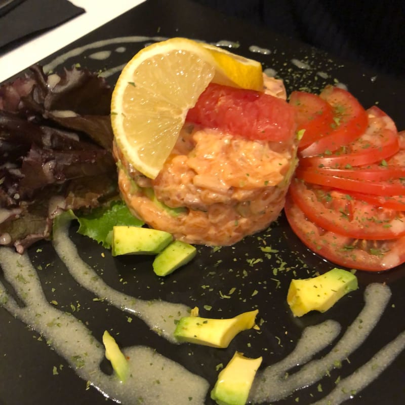 Tartare di salmone - Mona, Neuilly-sur-Seine