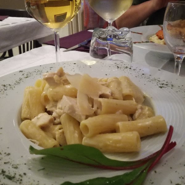 Penne au poulet - Mona, Neuilly-sur-Seine