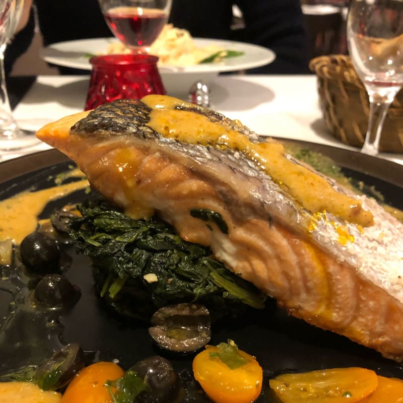 Salmone - Mona, Neuilly-sur-Seine