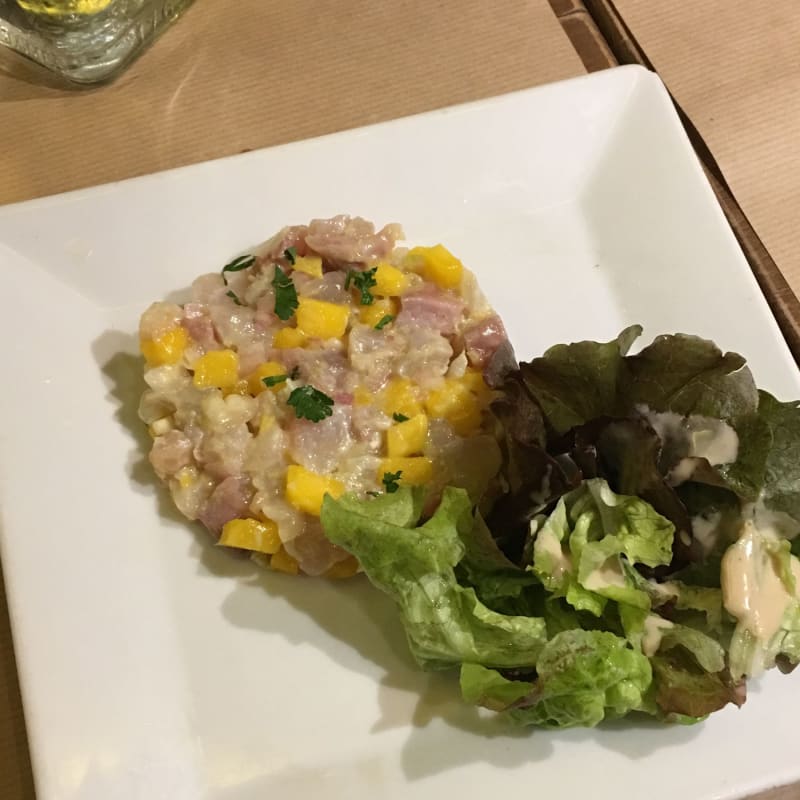 Salad side was a let down but the tartare was amazing - Le Drapeau, Paris