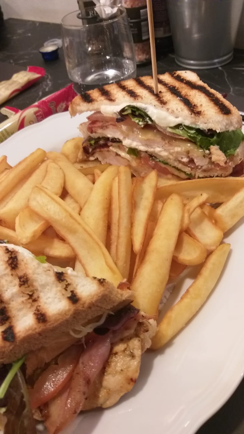 Club sandwich  - ARIA PIZZA & CUCINA