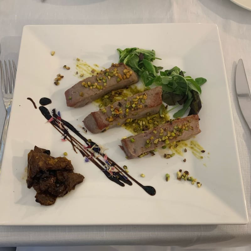 Tagliata al tonno - Blunotte Restaurant , Lecce