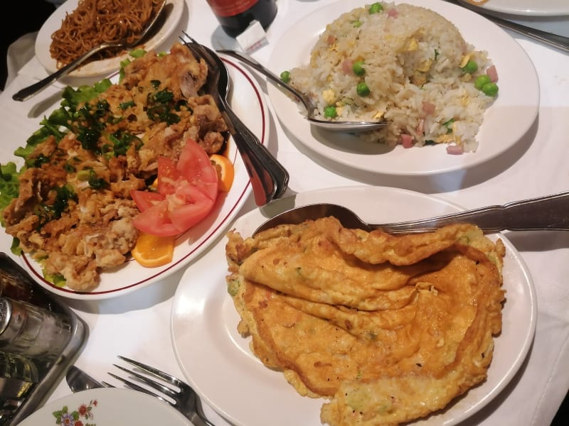 Omelette crabe, poulet croustillant, riz cantonnais  - La Muraille de Chine, Ozoir-la-Ferrière