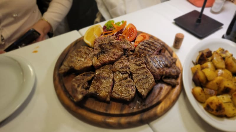 Bistecca alla fiorentina  con patate arrosto -   - Ristorante Il David, Florence