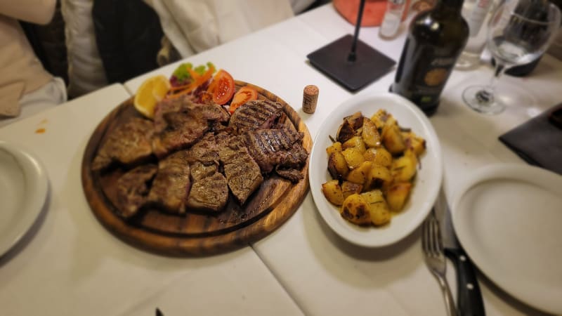 Bistecca alla fiorentina  con patate arrosto -   - Ristorante Il David, Florence