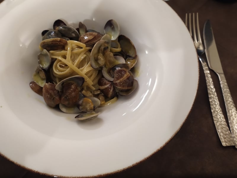 Taglierini Con Vongole Veraci E Olio Aromatizzato Al Basilico - Ristorante Artè, Pistoia