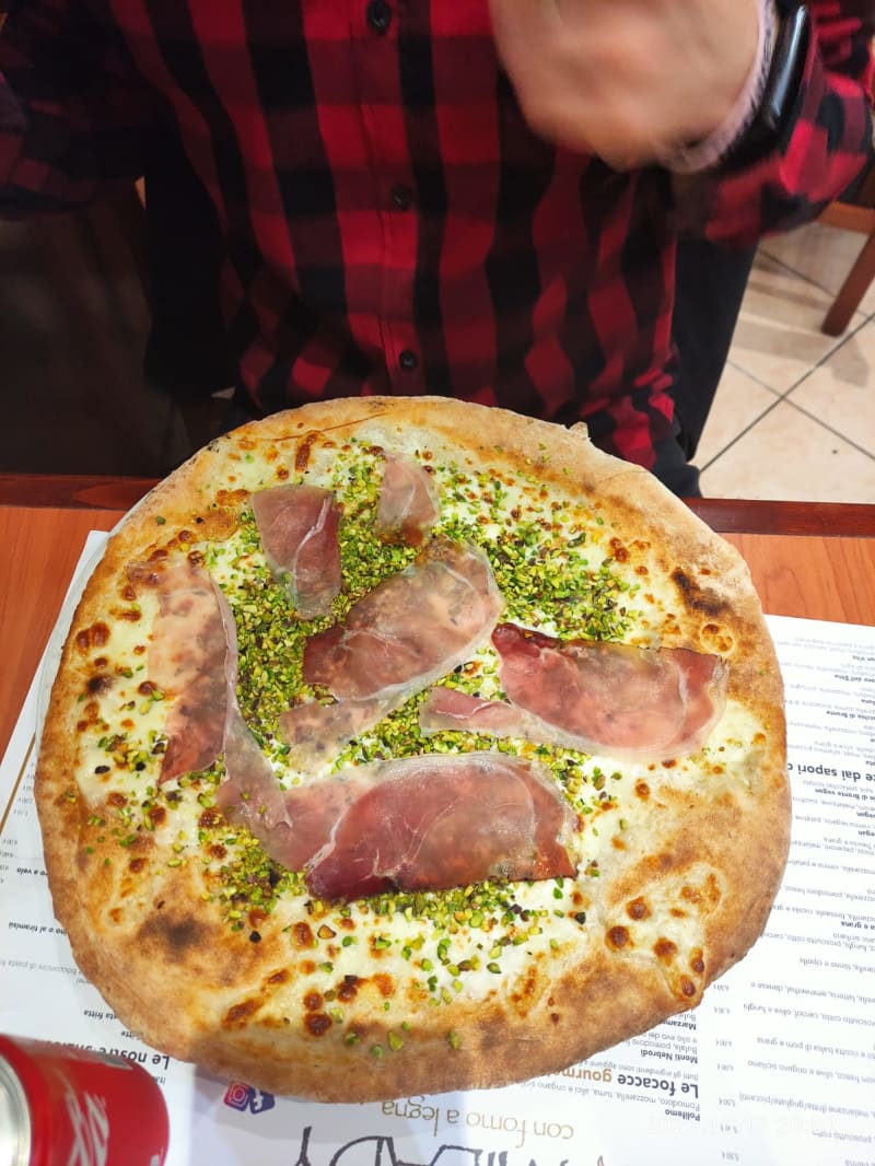 Pizza pistacchio di bronte - Pizzeria Milady, Trieste