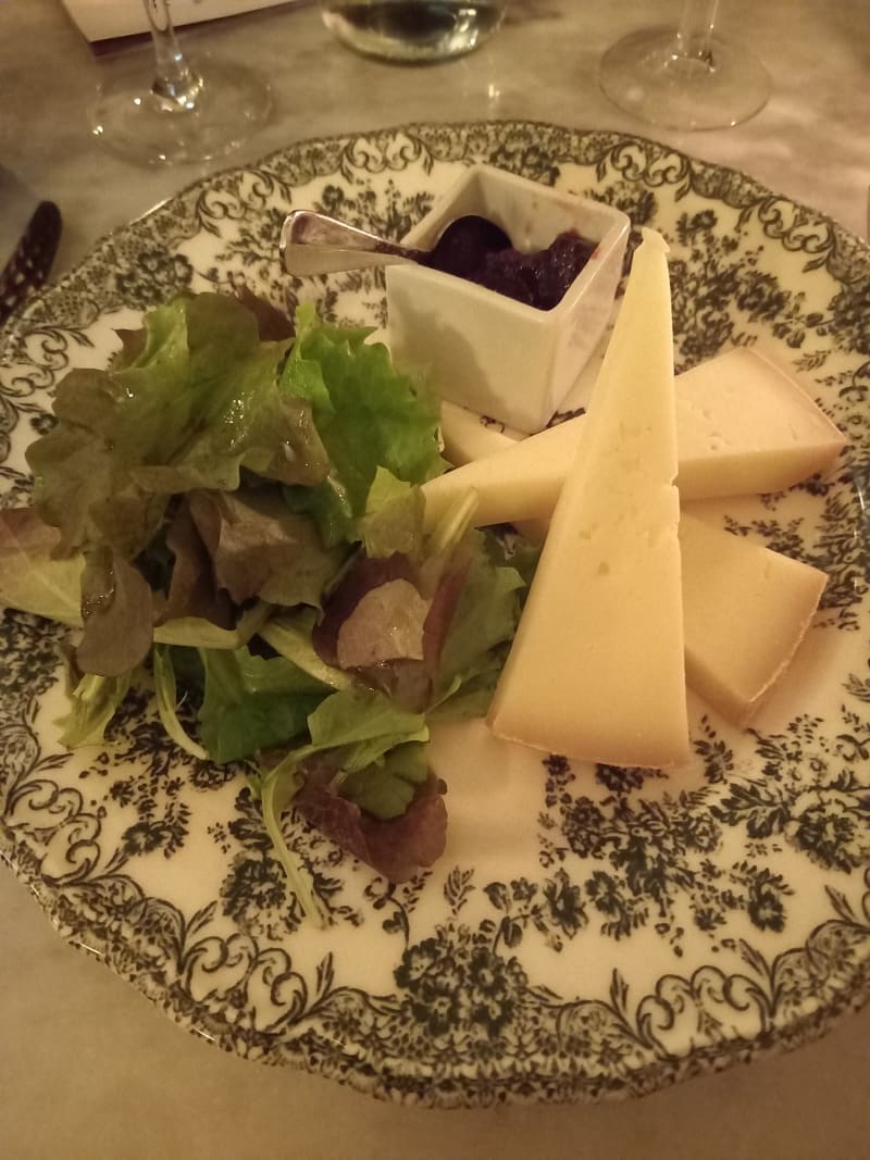 Chez Mademoiselle in Paris - Restaurant Reviews, Menus and Prices