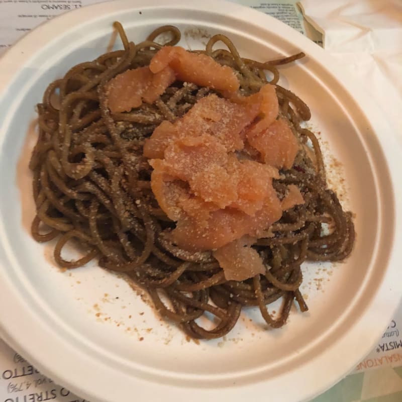 Spaghetti all’aglio nero con aggiunta di salmone  - Master Pasta