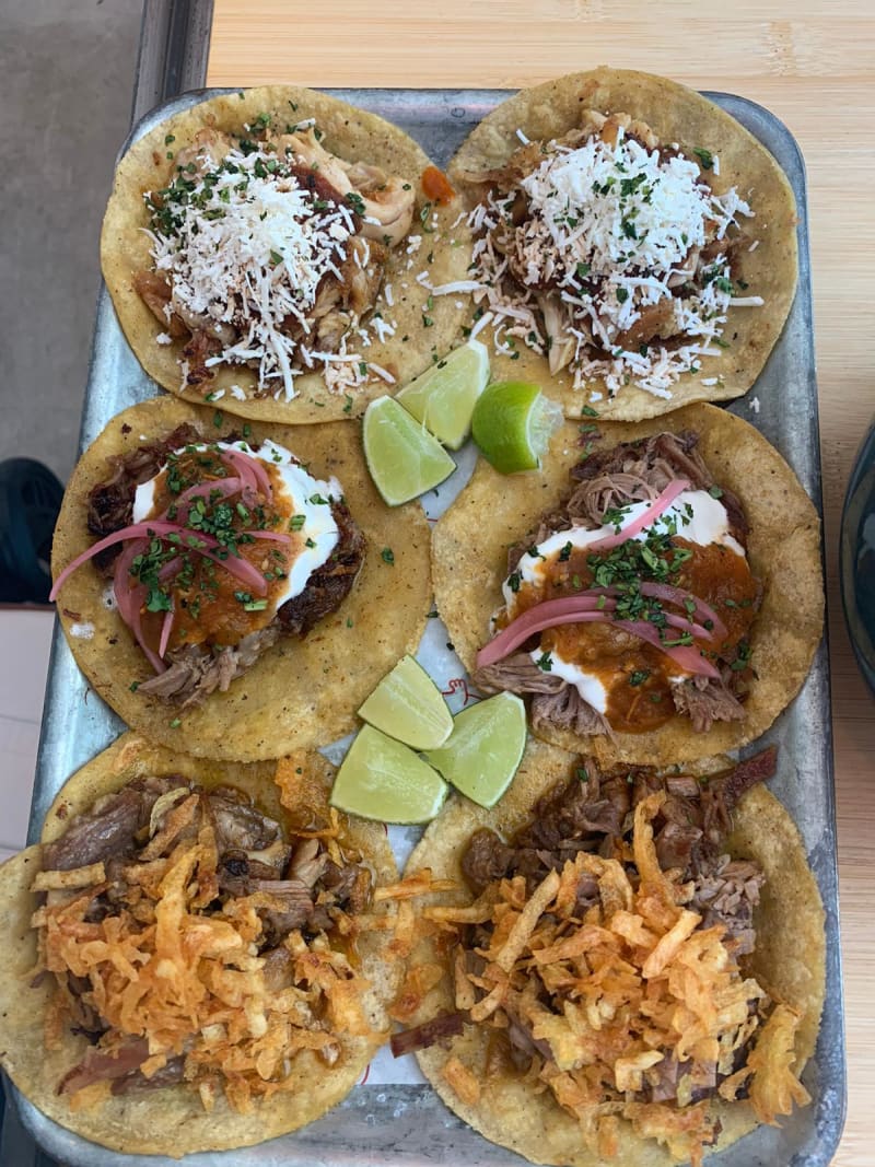 Chihuahua Tacos Col di Lana a Milano Menu, prezzi, immagini