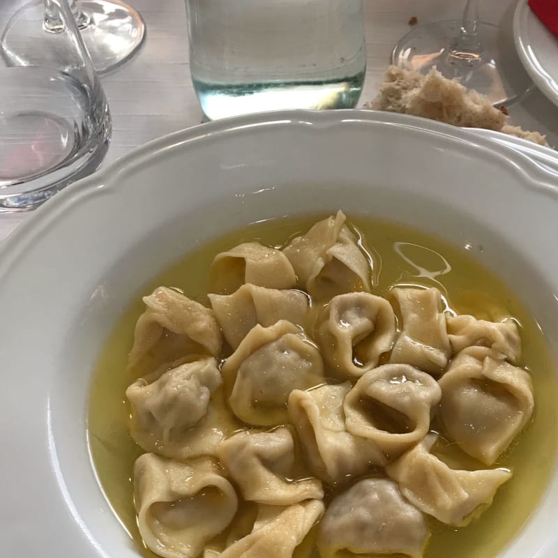 A base di tortellini fatti a mano - La Signora Del Vento