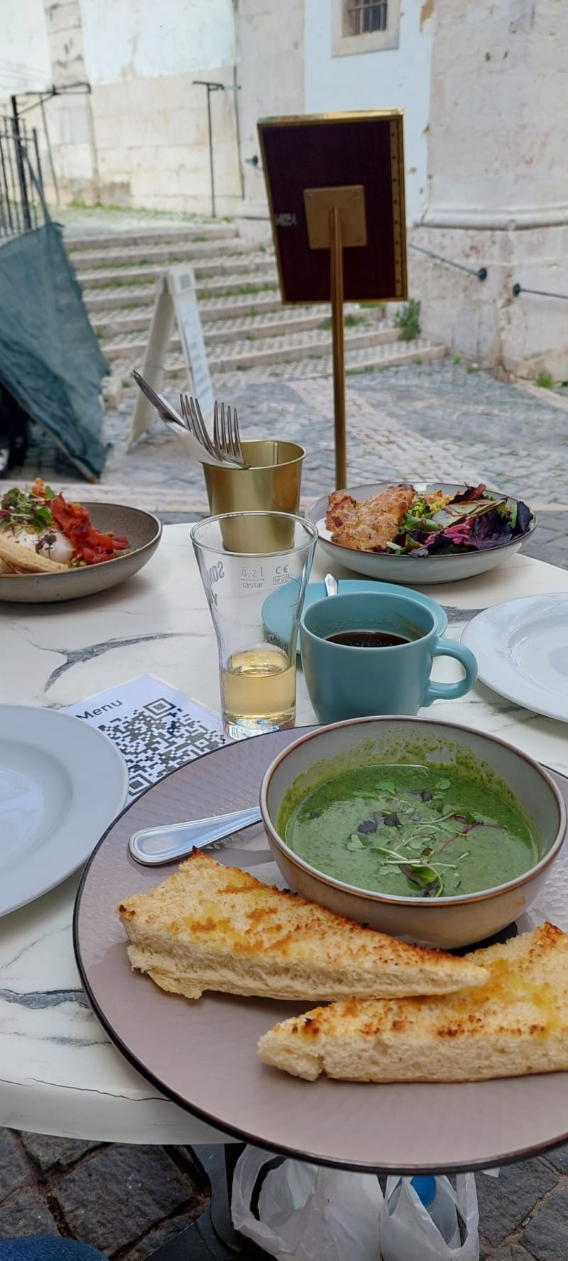 Antù Alfama, Lisbon