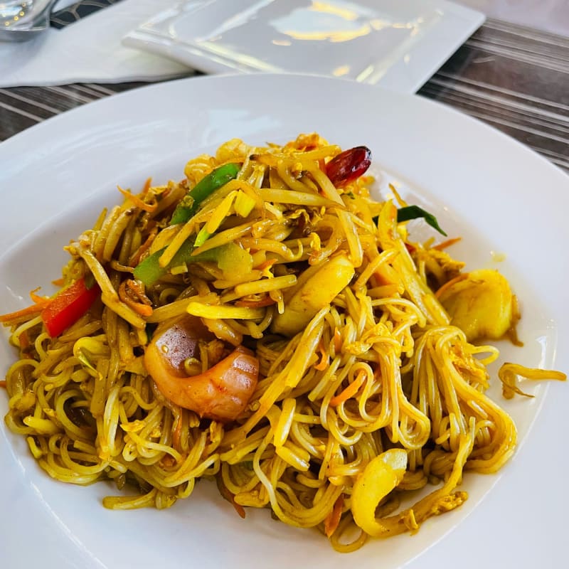 Fried noodles with seafood  - Le Bistro d'Edgard, Massy