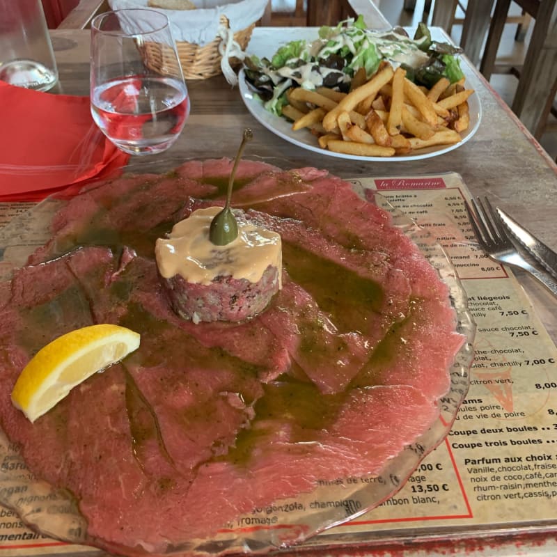 Excellent mélange entre tartare et carpaccio - La Romarine, Toulouse