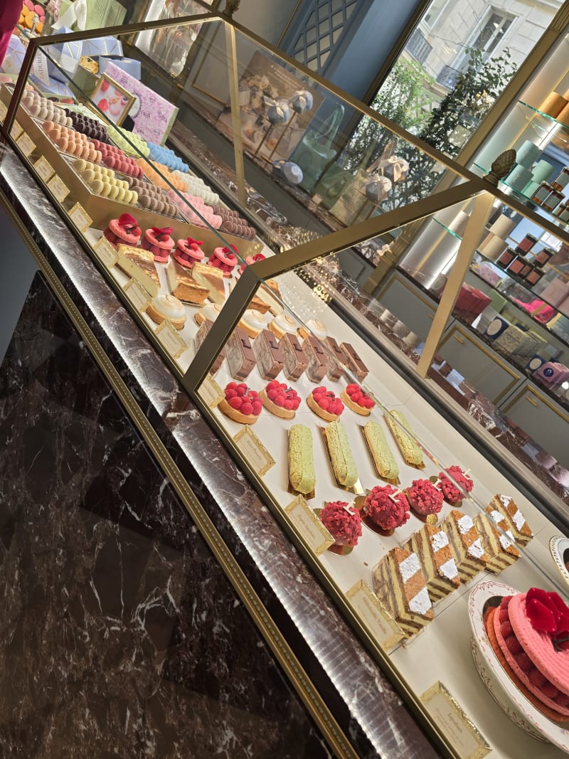 Ladurée Paris Champs-Elysées, Paris