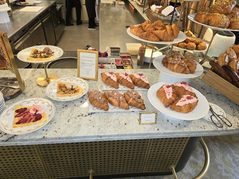 Ladurée Paris Champs-Elysées, Paris