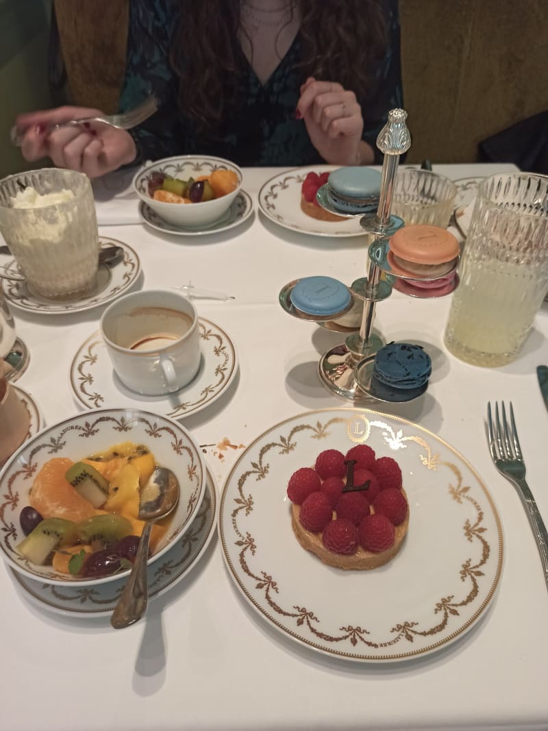 Ladurée Paris Champs-Elysées, Paris