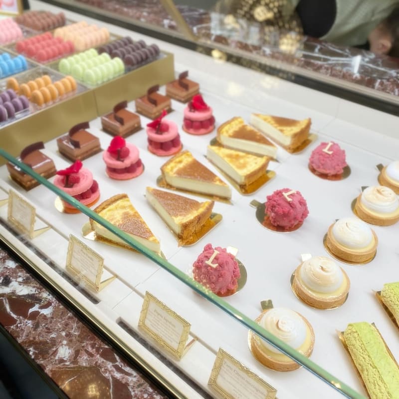 Ladurée Paris Champs-Elysées, Paris