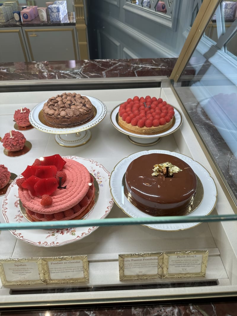 Ladurée Paris Champs-Elysées, Paris