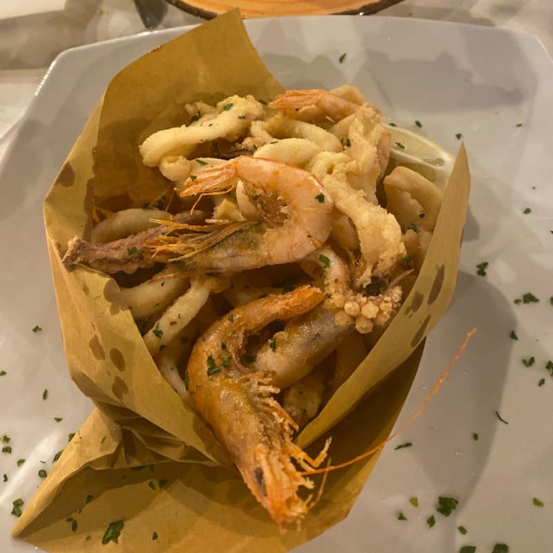 Frittura gamberi e calamari - Caffè Borghese, Poggiardo