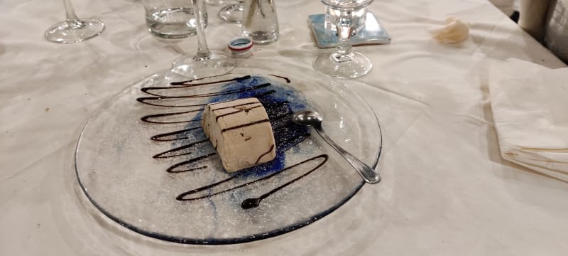 Semifreddo nocciola pistacchio - Caffè Borghese, Poggiardo