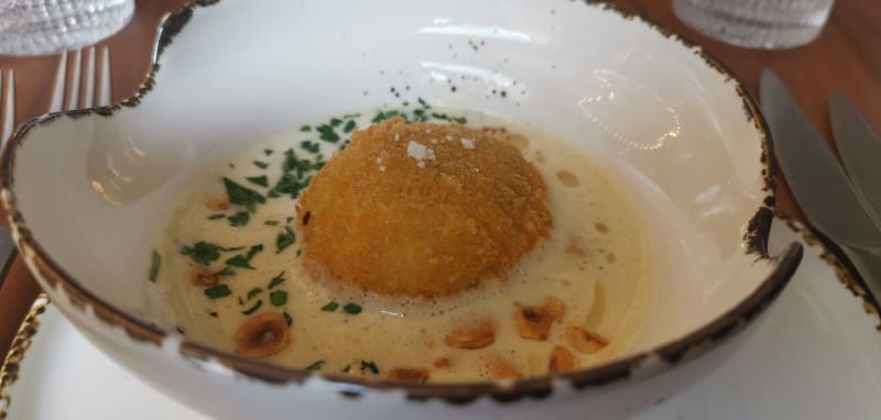 Œuf Frit Crème De Parmesan Et Noisettes Torréfiées  - Monsieur Bouillon, Geneva