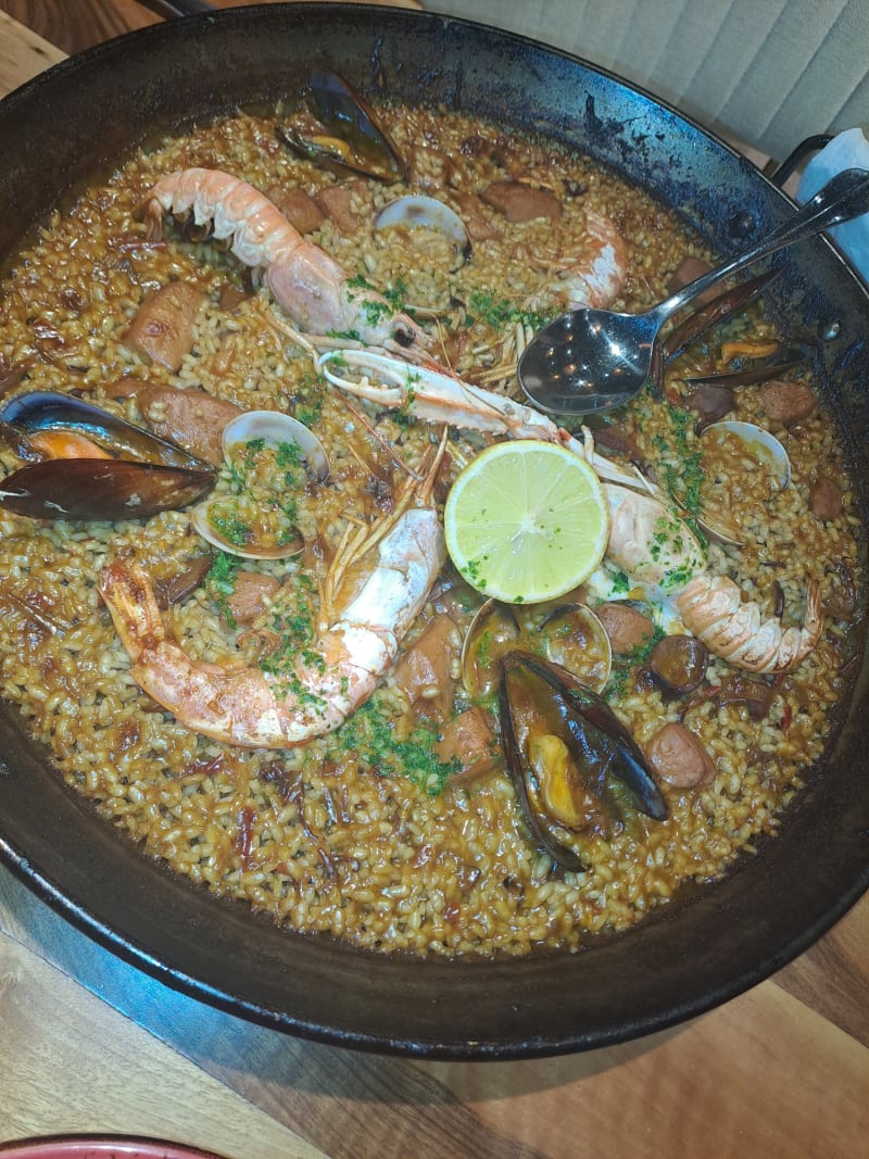 Paella de marisc (mín. 2 pax) - Mosty Restaurant and Lounge, Barcelona