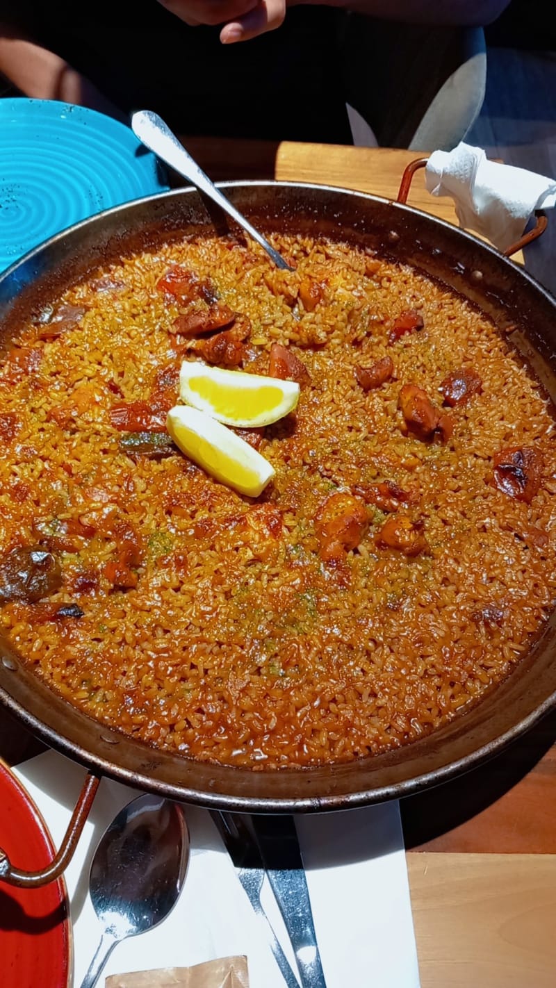 paella pollo - Mosty, Barcelona