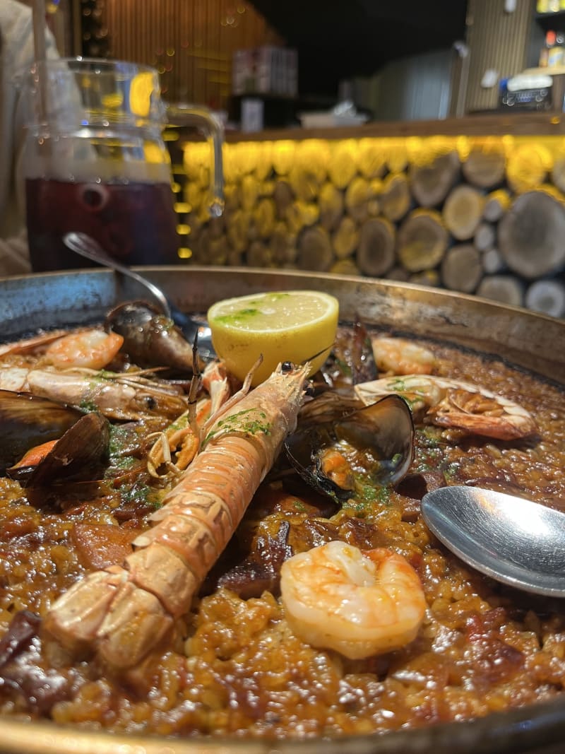 Paella de marisc (mín. 2 pax) - Mosty Restaurant and Lounge, Barcelona