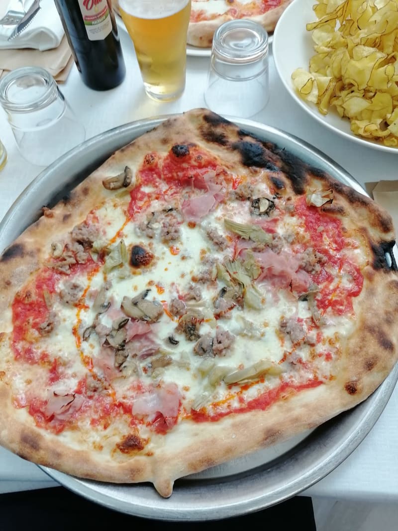 Pizza capricciosa tirata - Piccola Piedigrotta, Reggio Emilia